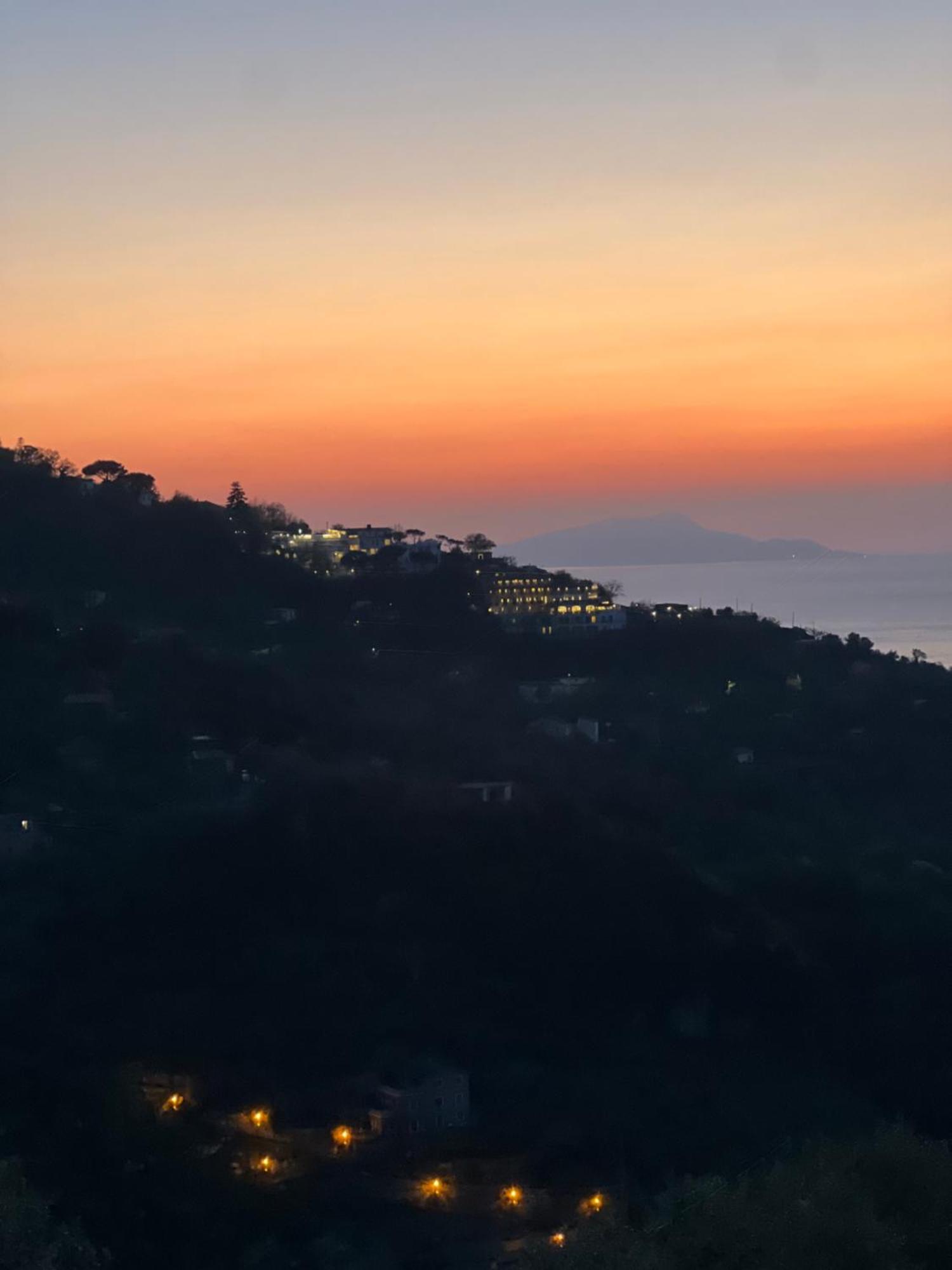 サンタガータ・スイ・ドゥエ・ゴルフィ Agriturismo Le Grottelleヴィラ エクステリア 写真